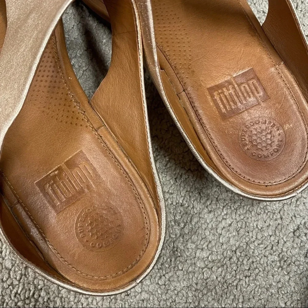 fitflop Rose Gold Banda Leather Toe-Post Sandal